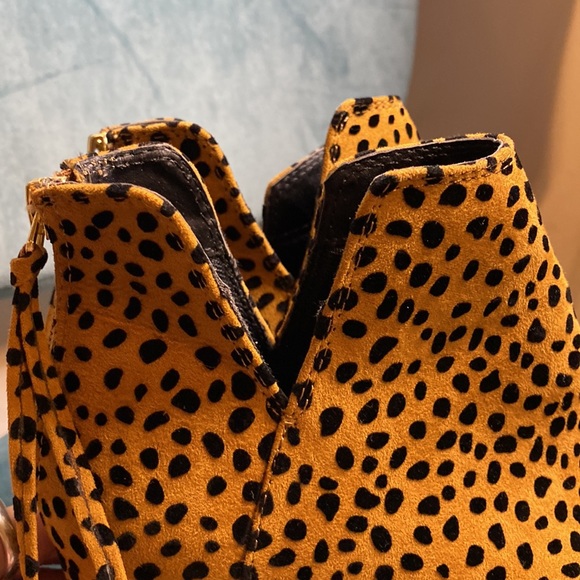 Qupid suede Leopard print pointed heeled boots🐆 - Picture 5 of 8